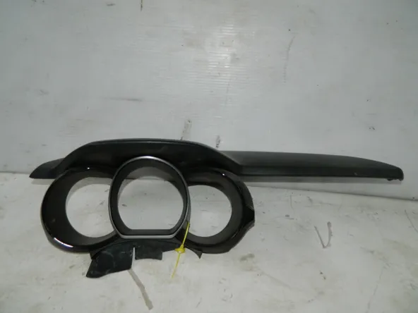 Накладка на панель приборов KIA RIO QB G4FA (Б/У) 40940123