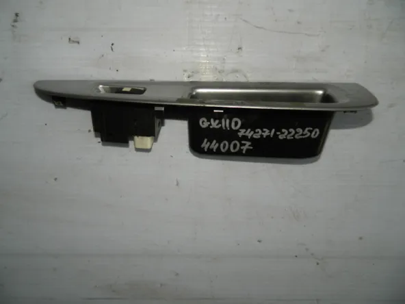 Кнопка стеклоподъемника TOYOTA MARK II GX110 Зад Прав (Б/У) 7427122250