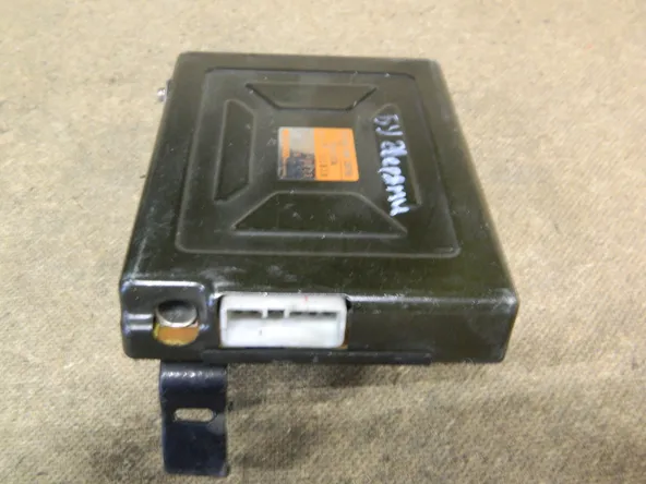 Блок управления дверьми TOYOTA (Контрактный) 79590817 8974132030