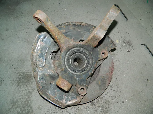 Ступица MITSUBISHI CHARIOT N33W Перед Лев (Контрактный) 79591155