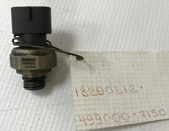 Датчик давления масла ГУР TOYOTA (Контрактный)1820 8944851010