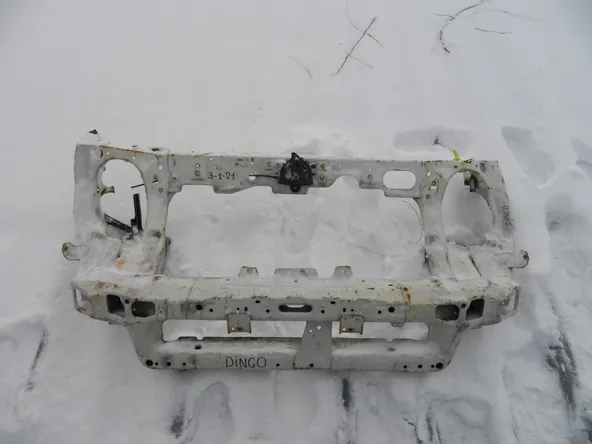 Рамка радиатора MITSUBISH DINGO CQ2A (Контрактный) 79780422