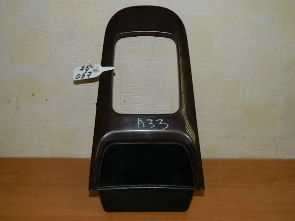 Накладка на консоль NISSAN MAXIMA A33 (Б/У) 76057 969352Y000