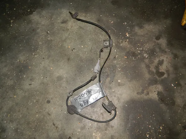 Датчик ABS SUBARU FORESTER SHJ Перед Прав (Контрактный) 1020570687