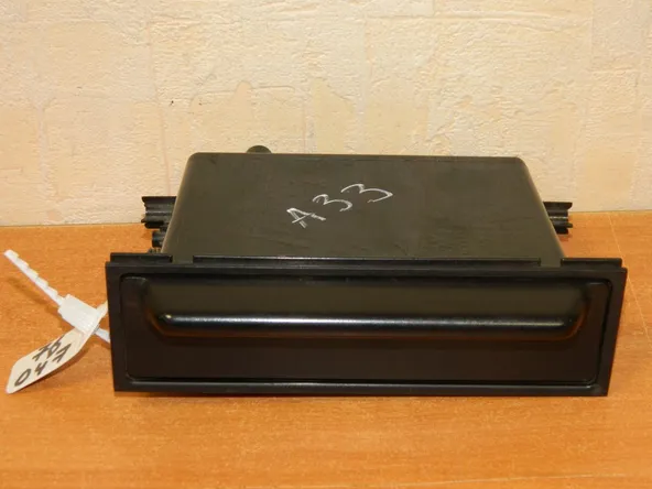 Карман центральной консоли NISSAN MAXIMA A32 (Б/У) 76047 6847544F00