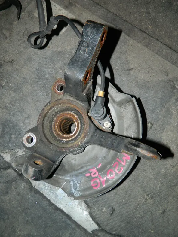 Ступица DAIHATSU YRV M201G Перед Прав (Контрактный) 79586958