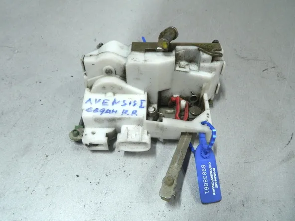 Замок двери TOYOTA AVENSIS 220 Зад Прав (Б/У) 69838661 6905005020