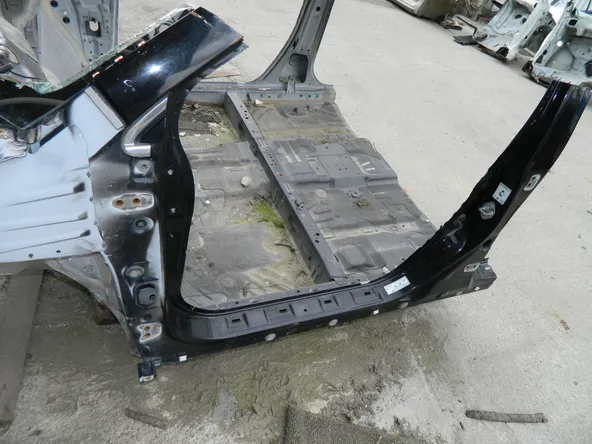 Порог со средней стойкой HONDA CR-V RE4 Лев (Б/У) 79586016