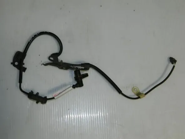 Датчик ABS TOYOTA CAMRY ACV40 Перед Прав (Контрактный) 8954233090