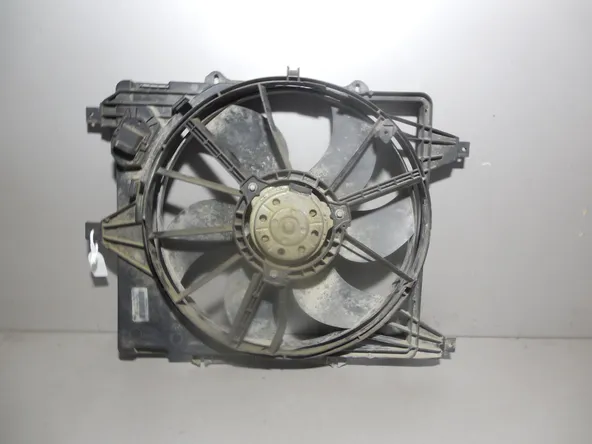 Диффузор радиатора Renault II Clio K4J 711 (Б/У)