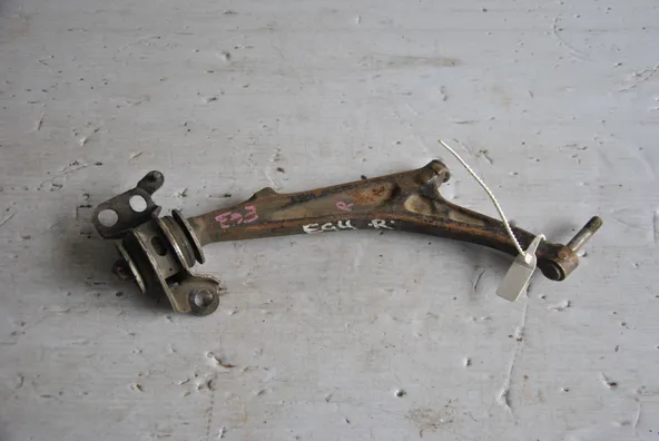 Рычаг подвески HONDA CIVIC EG4 Перед Прав (Контрактный) 45992607