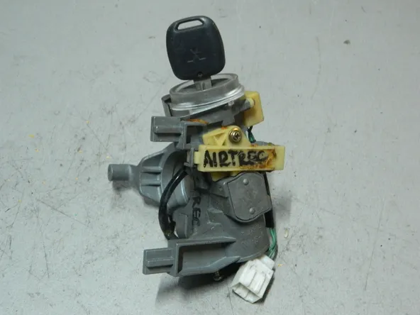 Замок зажигания MITSUBISHI AIRTREK CU2W (Контрактный) 81528793