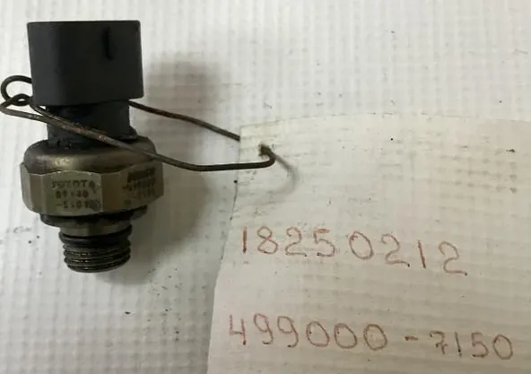 Датчик давления масла ГУР TOYOTA (Контрактный)1825 8944851010