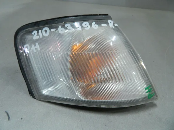 Габарит NISSAN PRIMERA P11 Перед Прав (Контрактный) 69586376