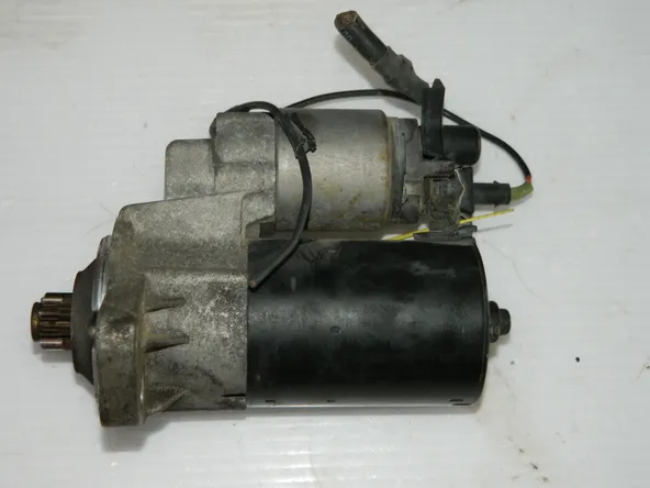 Стартер VOLKSWAGEN GOLF AZJ (Контрактный) 40951155
