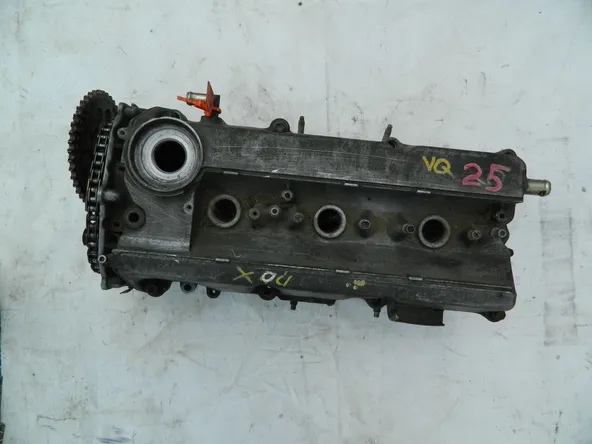 Головка блока цилиндров NISSAN VQ25DE Лев (Контрактный) 72367161