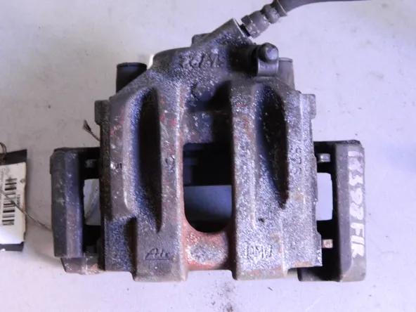 Суппорт BMW 320i E90 Перед Прав (Контрактный) 68000041