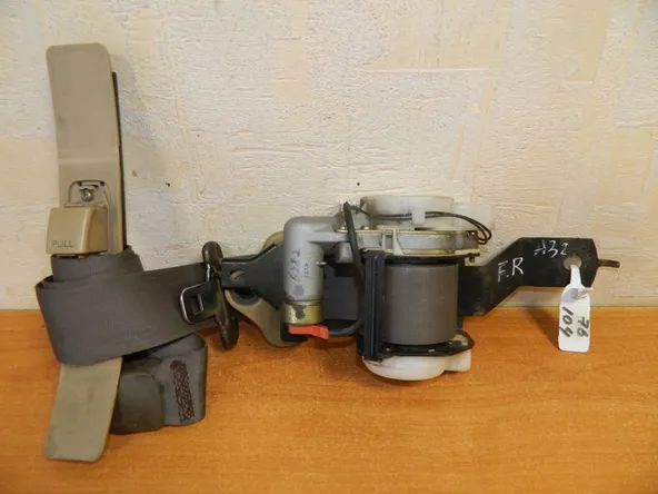 Ремень безопасности NISSAN MAXIMA A32 Перед Прав (Б/У) 76104