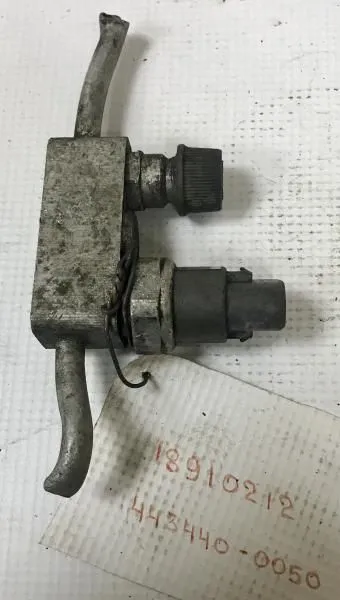 Датчик давления кондиционера TOYOTA COROLLA AXIO ZZE142 (Контрактный)1808 4434400050