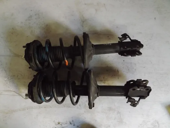 Стойка подвески TOYOTA CELICA ST202 Перед Пара (Контрактный) 94603454
