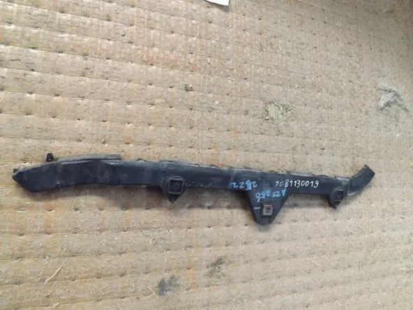 Крепление бампера TOYOTA AVENSIS AZT250 Зад Прав (Контрактный) 1081130019