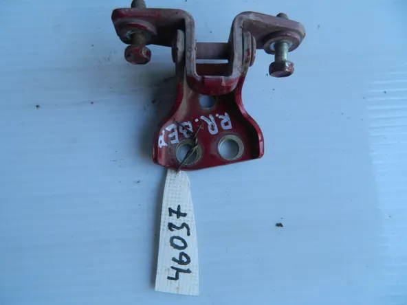 Петля двери MITSUBISHI LANCER CS1A Зад Прав Верх (Б/У)