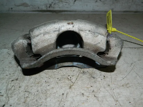 Суппорт HONDA FIT GD3 Перед Лев (Контрактный) 79773154