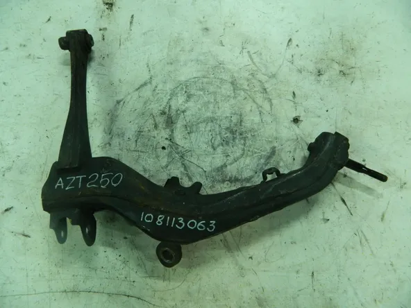 Рычаг подвески TOYOATA AVENSIS AZT250 Зад Лев (Контрактный) 108113063