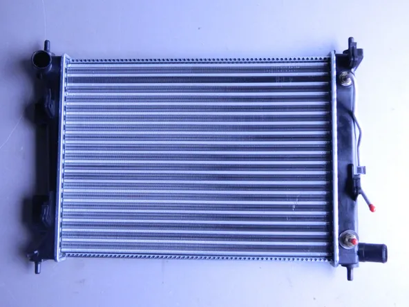 Радиатор охлаждения JORDEN JH02ACT10162A KIA RIO IV / HYUNDAI SOLARIS