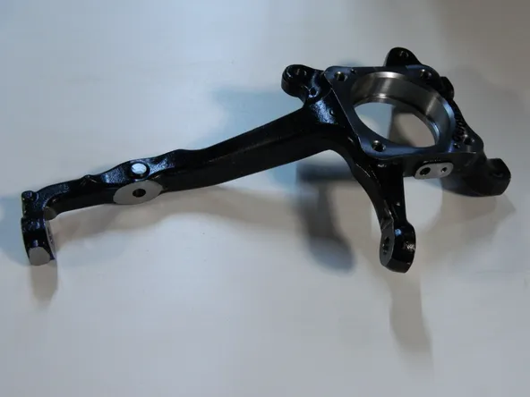 Кулак поворотный GENERAL PARTS 4321260170 TOYOTA LAND CRUISER PRADO GRJ120 / RZJ120 Перед Лев