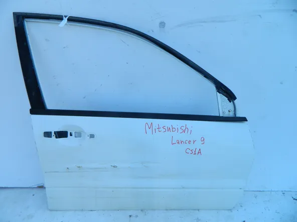 Дверь MITSUBISHI LANCER CS1A Перед Прав (Контрактный) 46098227 MR555054