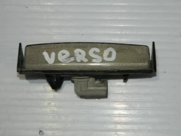 Фонарь подсветки номера Toyota Avensis Verso ACM20 (Контрактный) 21090212