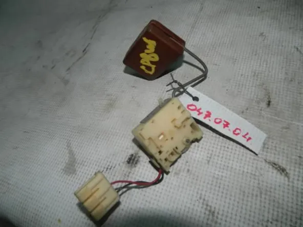 Датчик уровня топлива MAZDA PREMACY CP8W (Koнтрактный) 0470704