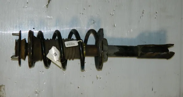 Стойка подвески TOYOTA SIENTA NCP85 Перед Прав (Контрактный)