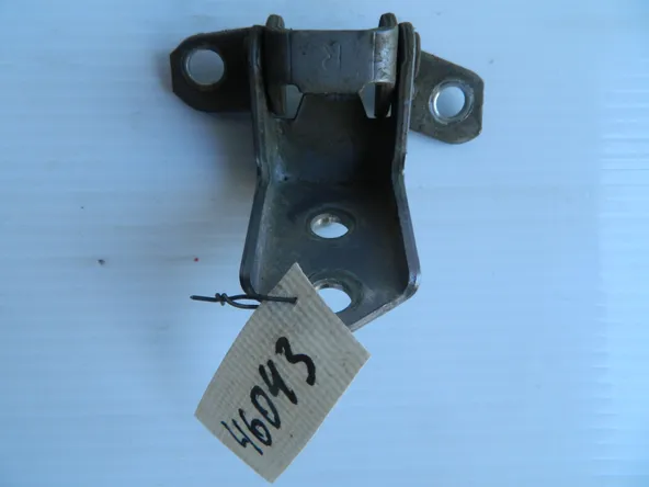 Петля двери MAZDA 6 GG Зад Лев Низ (Б/У)