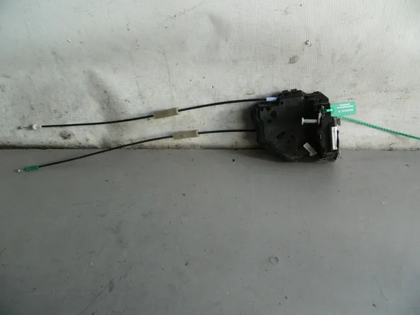 Замок двери TOYOTA COROLLA E150 Зад Прав (Б/У) 81530949