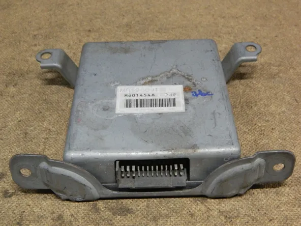Блок управления АКПП MITSUBISHI DELICA 4M40 (Контрактный) 79590735