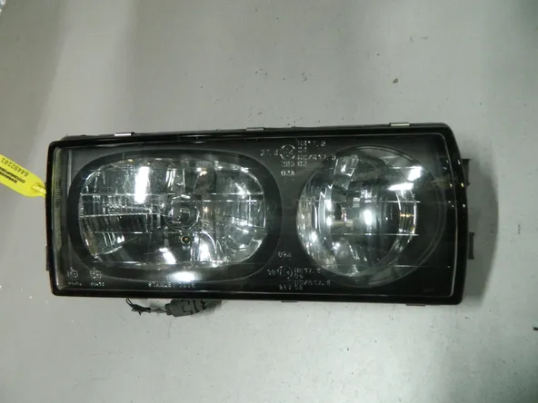 Фара MITSUBISHI DIAMANTE F13A Перед Прав 7076 (Контрактный) 64492161