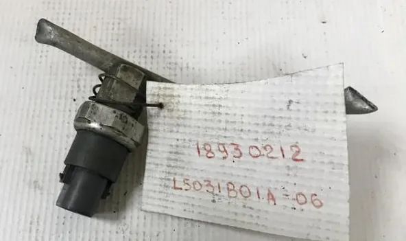 Датчик давления кондиционера MAZDA 3 BК (Kонтрактный)