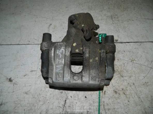 Суппорт MAZDA MAZDA 3 BKEP Зад Прав (Контрактный) 81540738