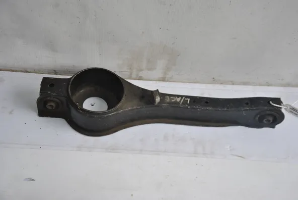 Рычаг подвески TOYOTA HIACE KZH100 Зад Прав (Контрактный) 46091859