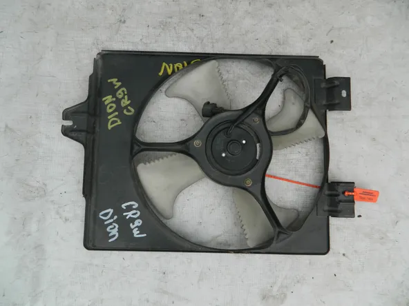 Диффузор радиатора MITSUBISHI DION CR9W (Контрактный) 72367964