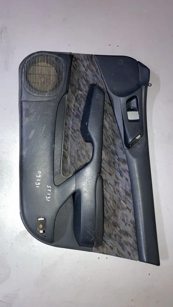 Обшивка двери TOYOTA CORONA ST191 Перед Прав (Контрактный)