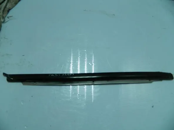 Молдинг лобового стекла TOYOTA CAMRY Gracia, SXV20, SXV20W Перед Прав (Б/У) 7553333041
