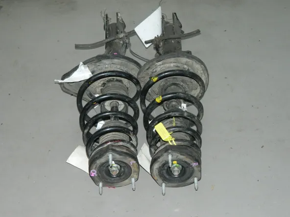 Стойка подвески TOYOTA CAMRY AVV50 Зад (ПАРА) (Контрактный) 94603742