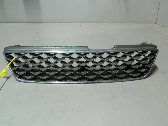 Решетка радиатора NISSAN LAUREL C35 (Контрактный) 79773053