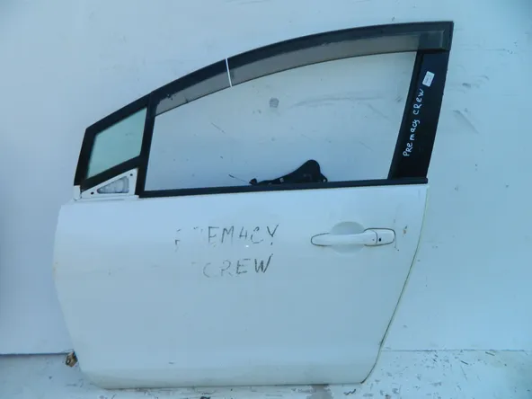 Дверь MAZDA PREMACY CREW Перед Лев (Контрактный) 46098127 C2Y55902XC
