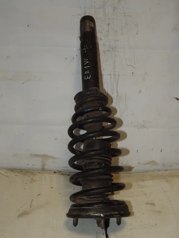 Стойка подвески MITSUBISHI LEGNUM EA1W Перед (Контрактный)