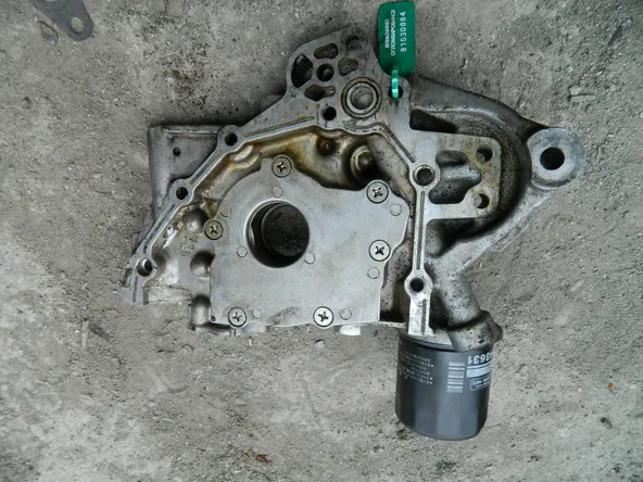 Насос масляный MITSUBISHI CARISMA DA6A (Контрактный) 81530884