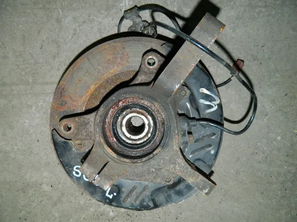 Ступица SUBARU FORESTER SG5 Перед Лев (Контрактный) 79586755